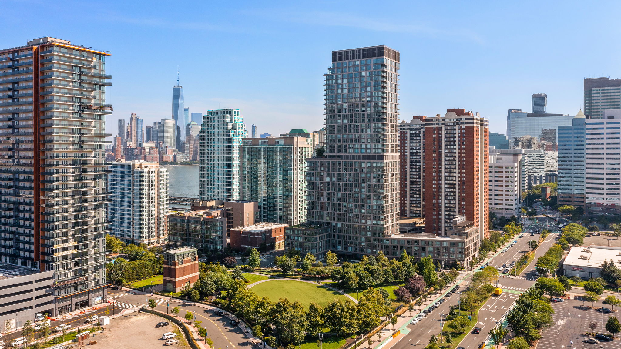 75 Park Lane Guide: Newport, Jersey City Condos 1 75 Park Lane South condominium tower, Newport, Jersey City