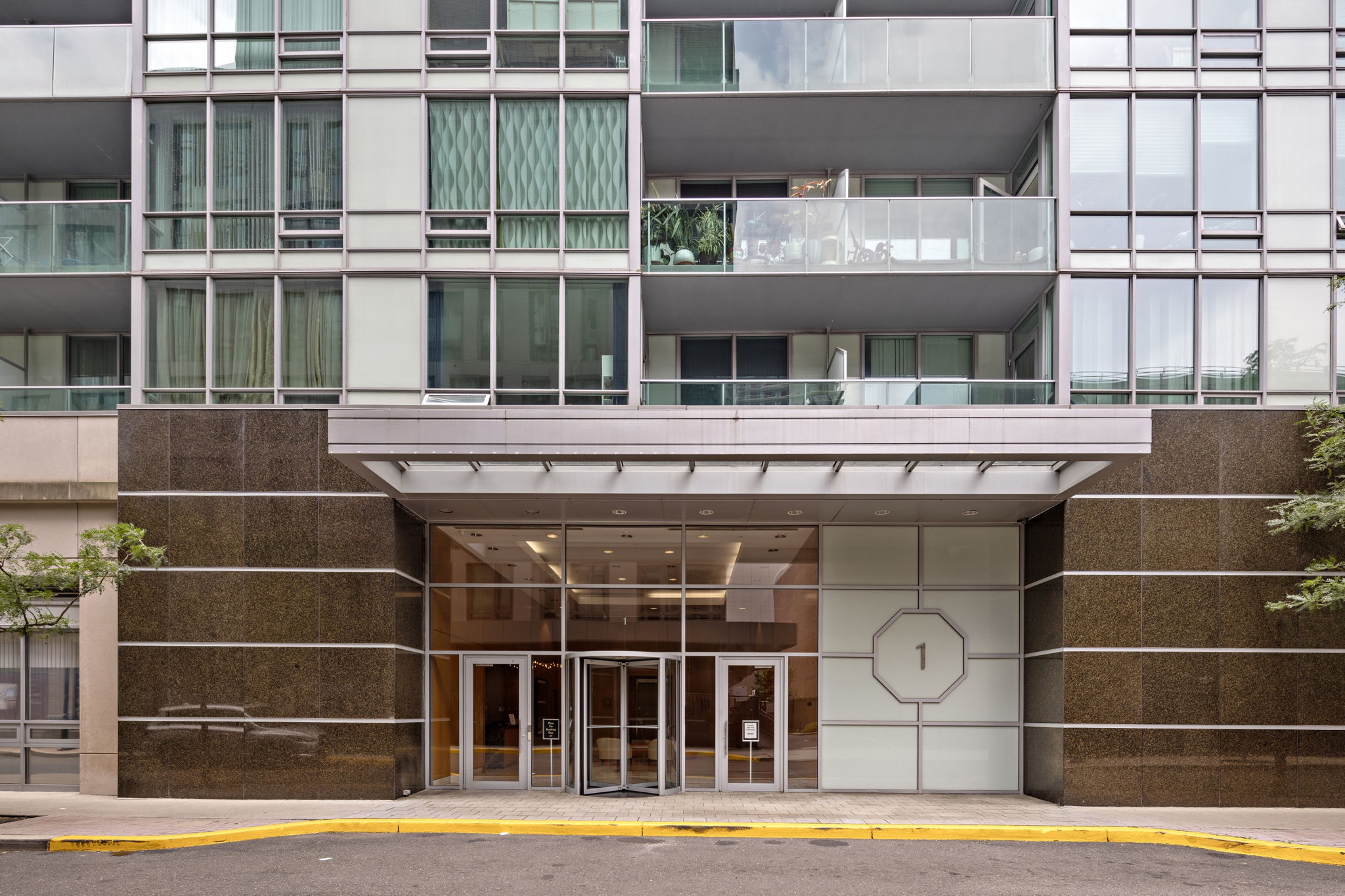 The Shore Club, North Tower (1 Shore Lane): Jersey City Condo Guide 1 The Shore Club North Tower, 1 Shore Lane, Newport, Jersey City
